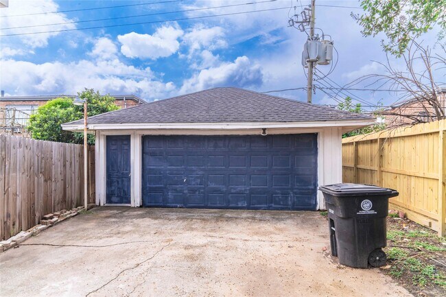 Building Photo - 8819 Hazen St