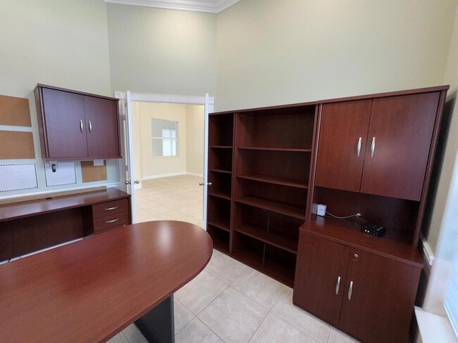 Building Photo - 969 Meadow Ave