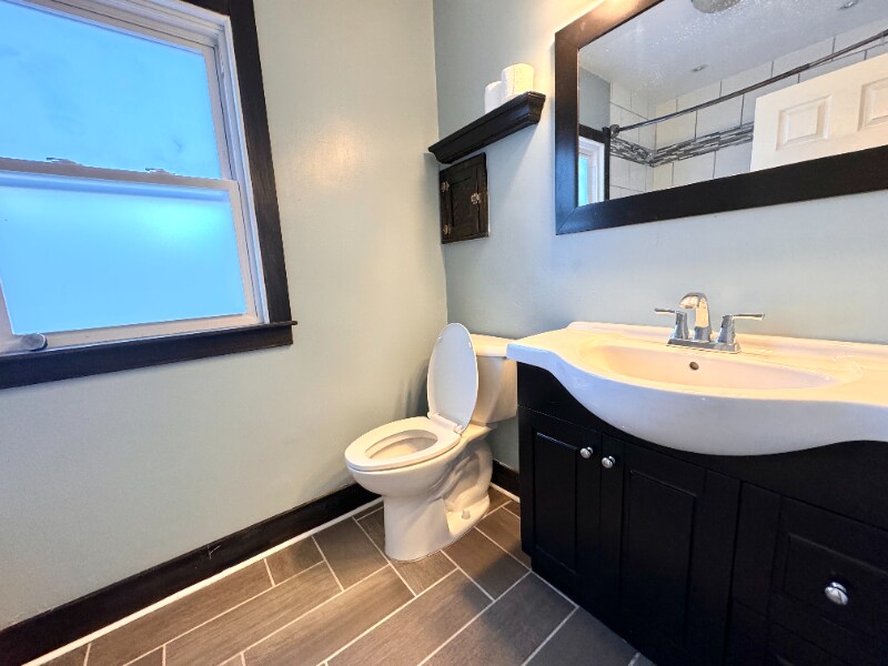 Building Photo - 930 Brinton Dr