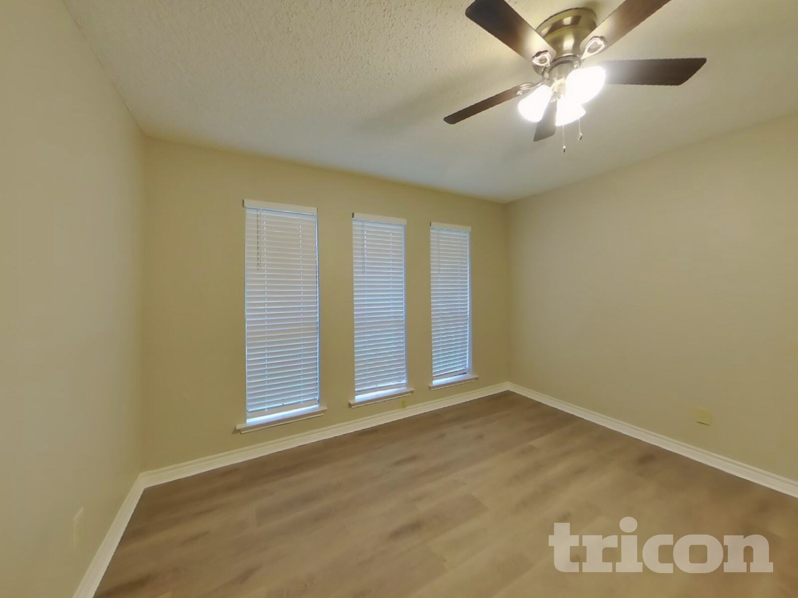 Building Photo - 528 Renee Ln