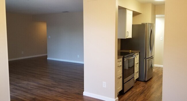 Building Photo - Huge 2bed/2bath Apartment Available Near DTC, RTD, & Park Meadows
