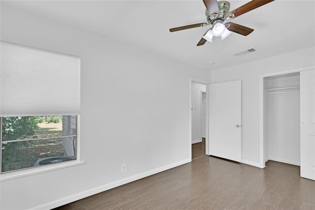 Building Photo - 1407 Kent St