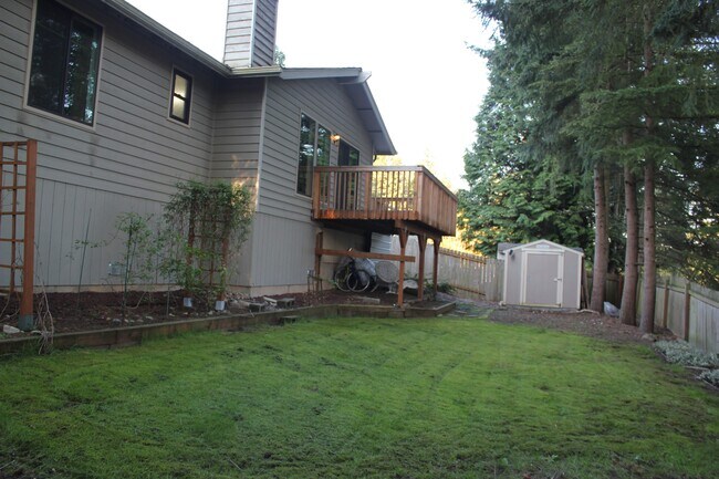 Building Photo - 12939 NE 195th Pl