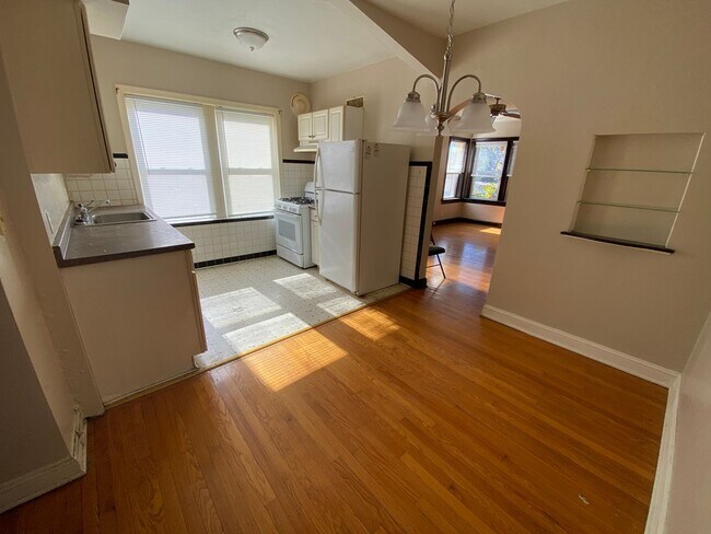 Building Photo - South City Charmer!