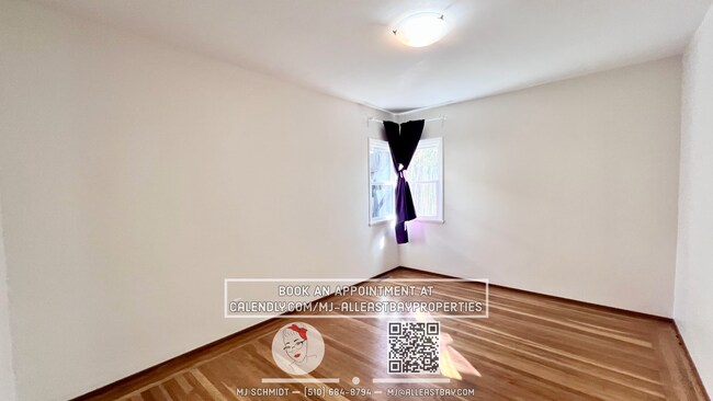 Building Photo - Spacious 2 bedroom Home w/ Backyard, Garage, and pet friendly!