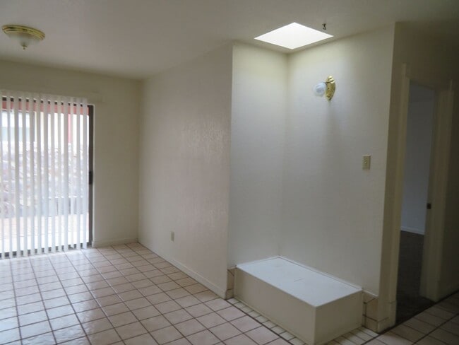 Building Photo - Clean 3 Bedroom 2 Bath Home For Rent