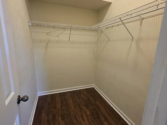 Building Photo - 5531 Hampton Woods Way