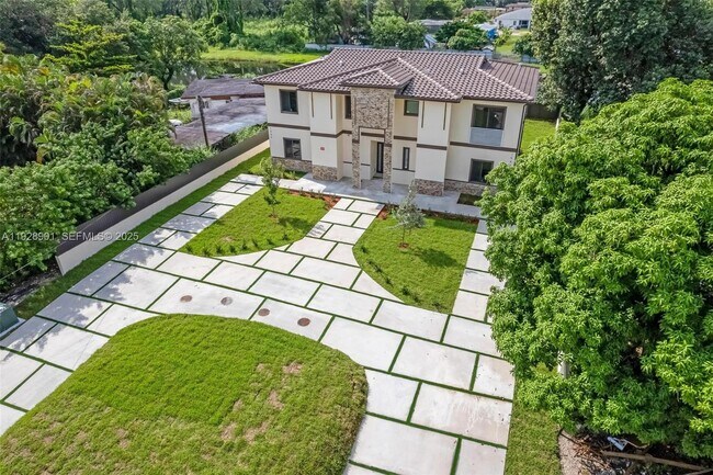 Building Photo - 1962 NW 107th St