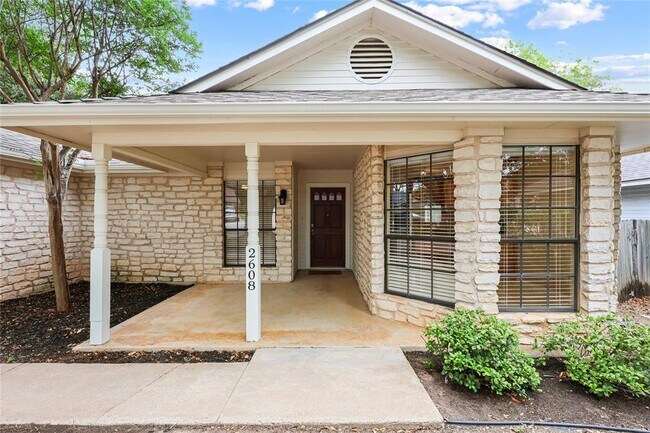 Building Photo - 2608 Water Well Ln