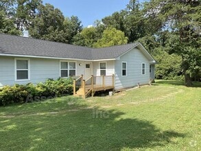 Building Photo - 716 Shadycrest Dr