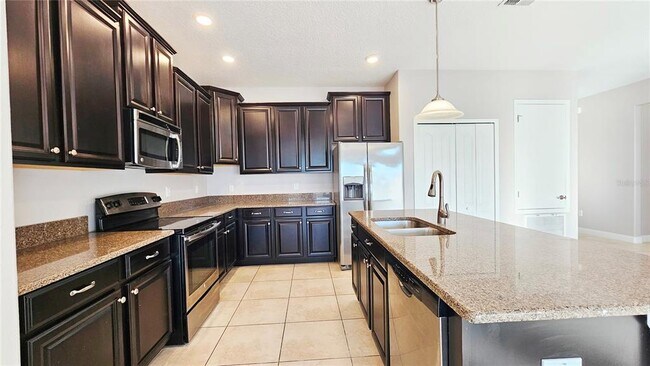 Building Photo - 5612 Water Pier Ln