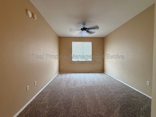 Building Photo - 2992 N Miller Rd