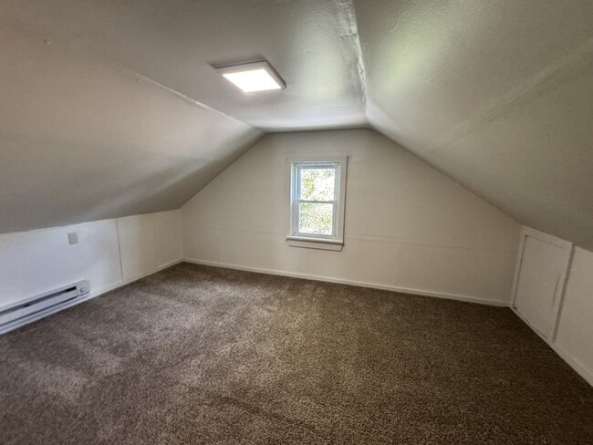 Building Photo - 13506 Bennington Ave