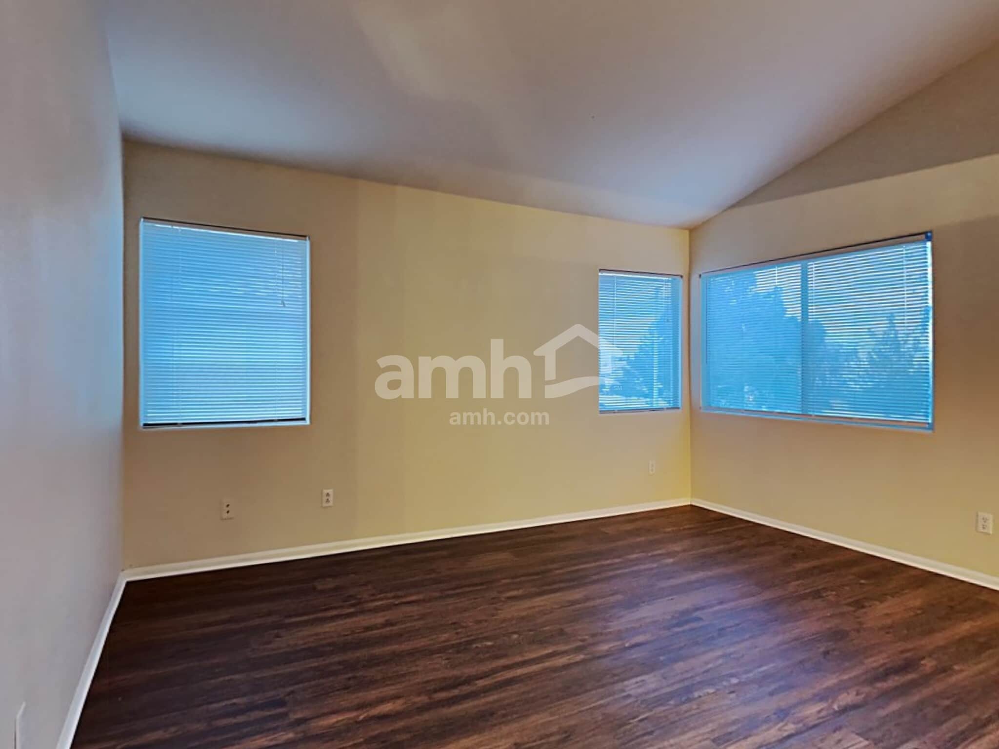 Building Photo - 140 Kachina Dr