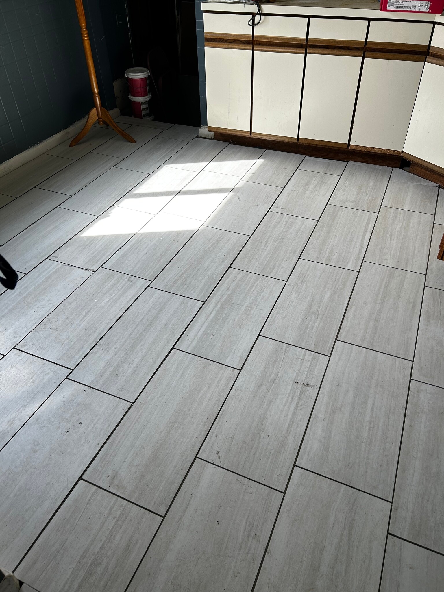Kitchen flooring - 4021 Forest Hill Ave