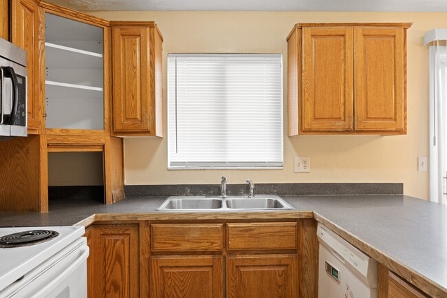 Building Photo - 3661 S 6830 W