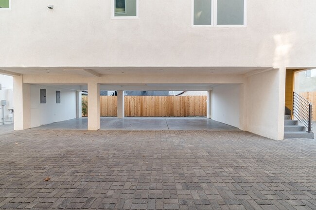 Building Photo - 5246 Cleon Ave