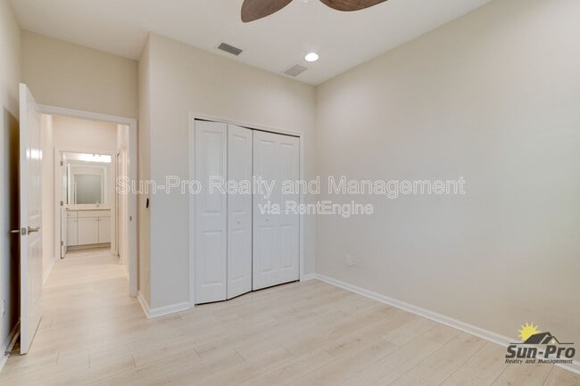 Building Photo - 301 Low Tide Ln