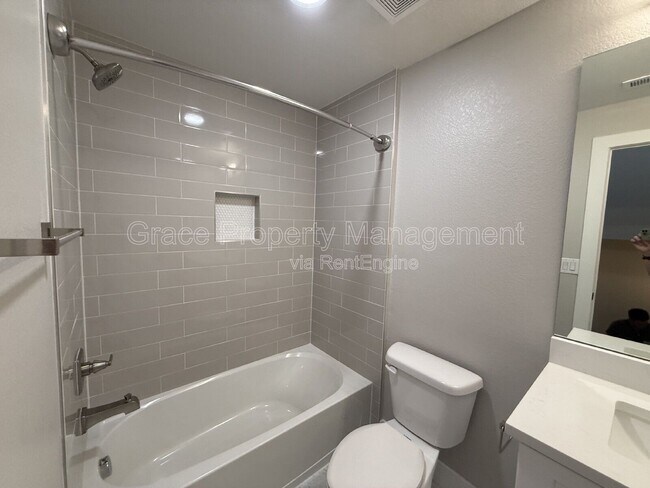 Building Photo - 2820 W 53rd Ave