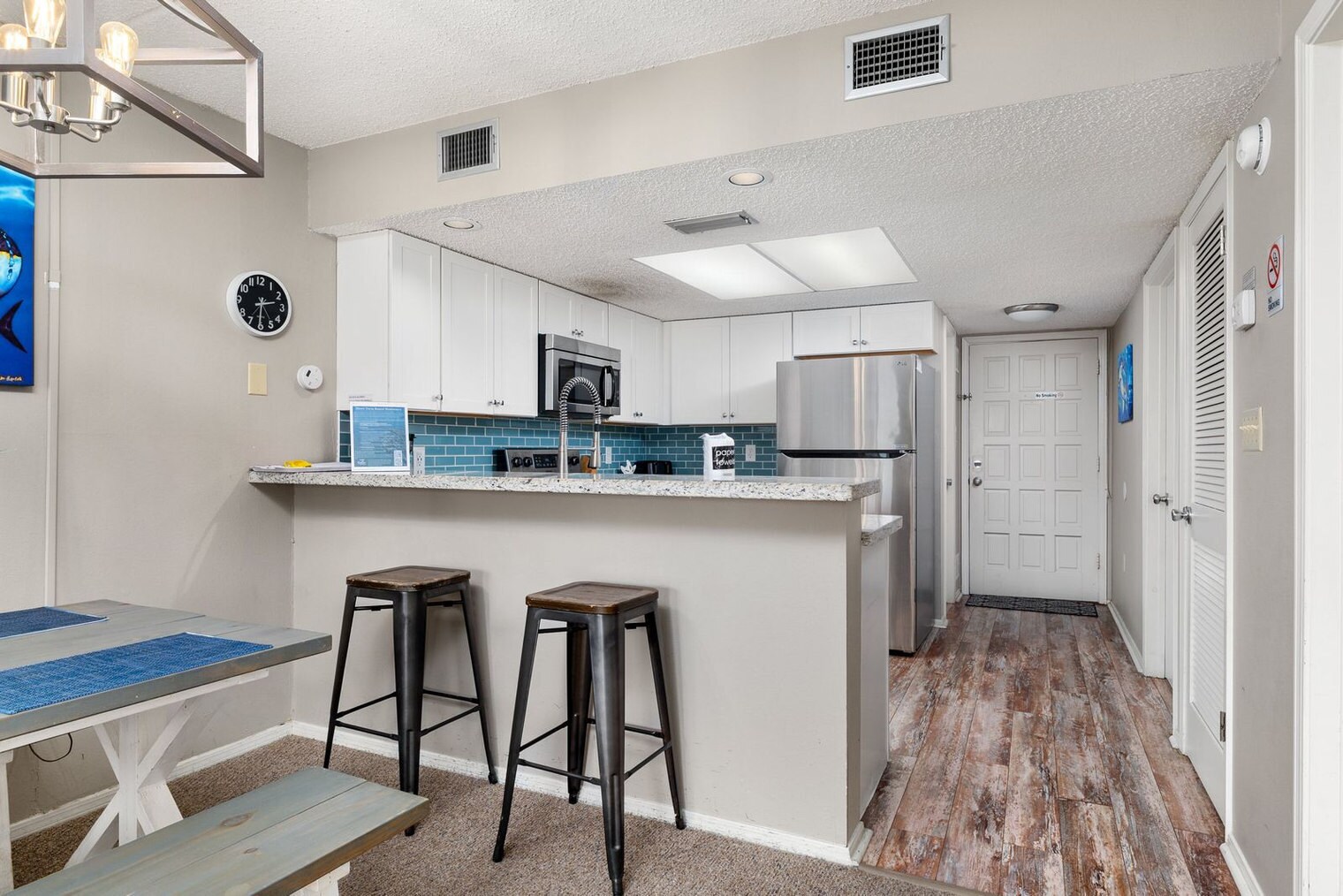 Building Photo - 115 E Coronado Dr