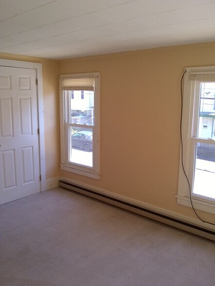 Building Photo - 1227 Pulaski Ave