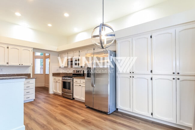 Building Photo - 1418 Lorimer Way