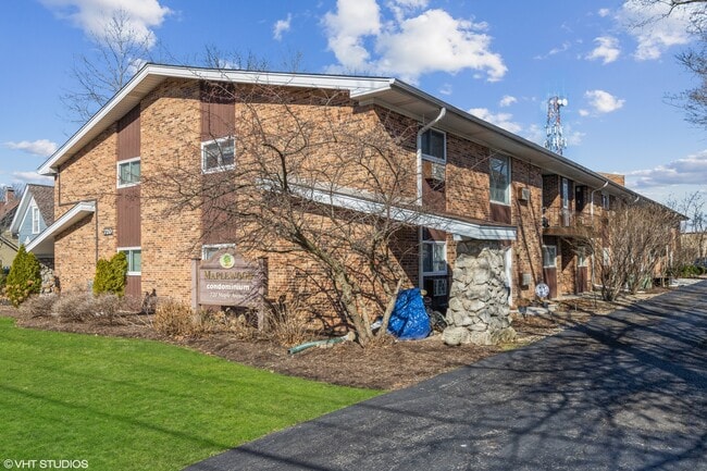 Building Photo - 720 Maple Ave