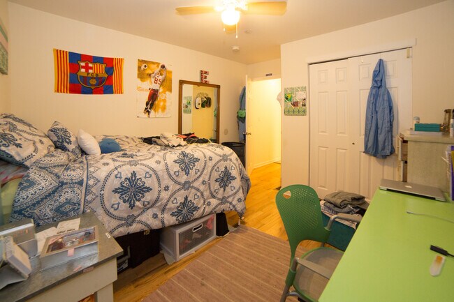 Building Photo - 4317 Sansom St