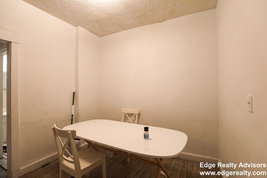 Building Photo - 56 Egmont St