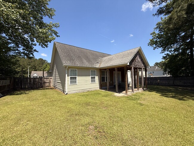 Building Photo - 145 Broadleaf Dr