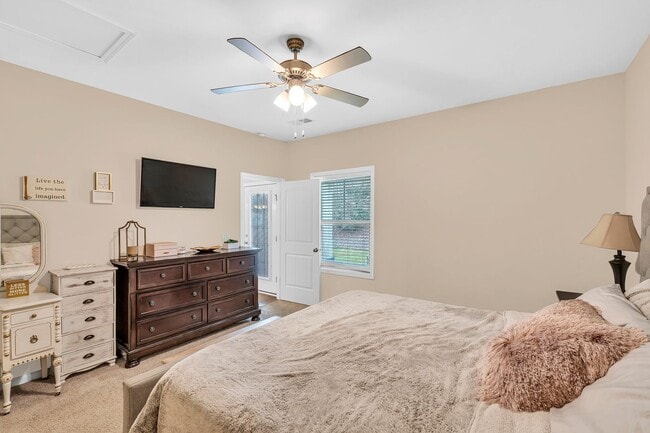 Building Photo - Beautiful 4BR Townhome in Mauldin - Whispe...