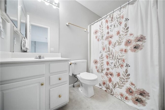 Building Photo - 156 Stoneforest Dr