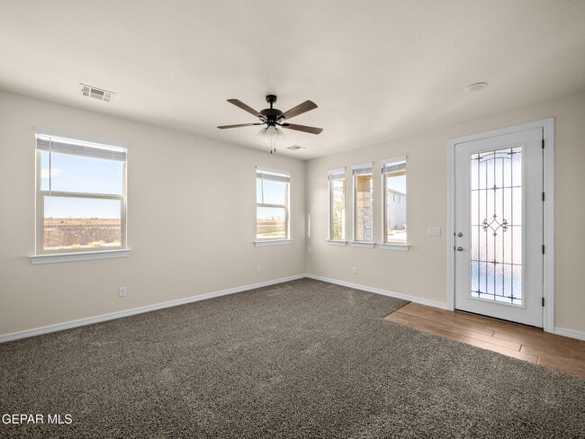 Building Photo - 561 Issa Circle