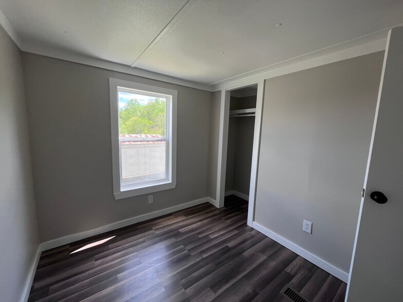 Building Photo - 2409 Swope Rd