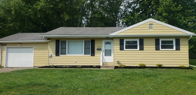 Building Photo - 2806 Bainbridge Ave
