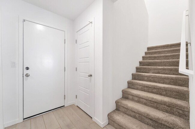Building Photo - 146 Sul Ponticello Ave