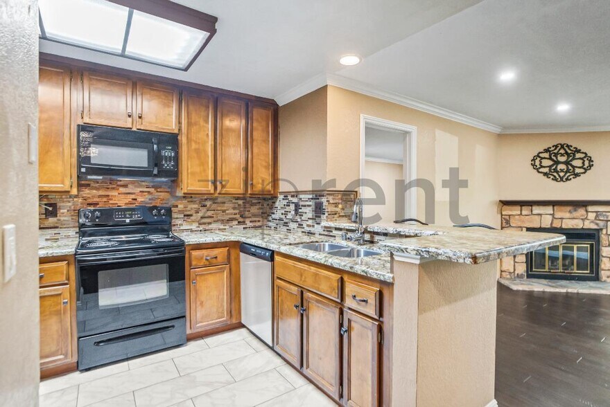 Building Photo - 2306 La Terrace Cir