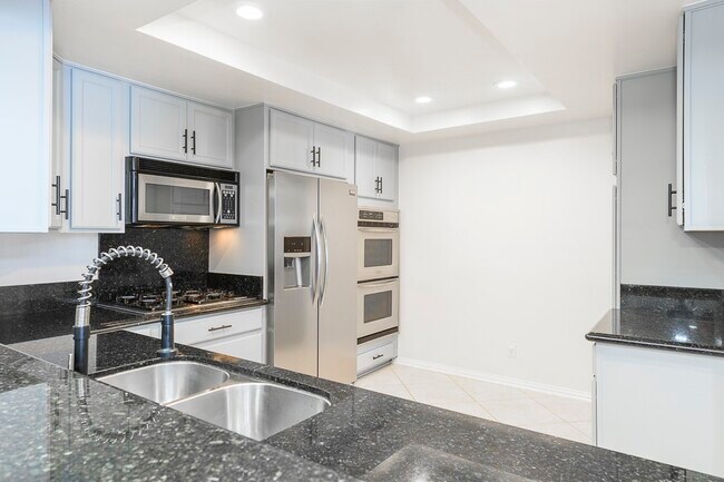 Building Photo - 11667 Gorham Ave