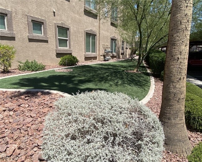 Building Photo - 8805 Jeffreys St