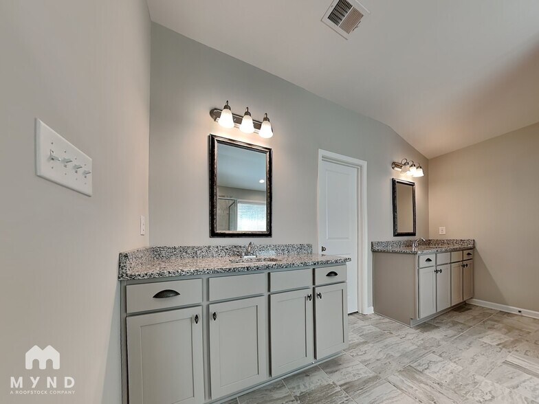 Building Photo - 43 Ashton Pl