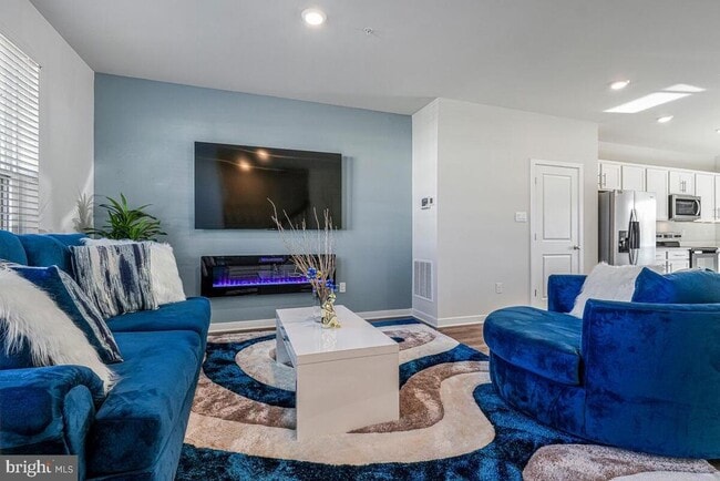 Building Photo - 313 Soft Rush Ln