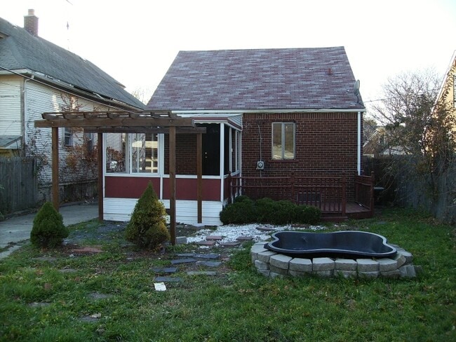 Building Photo - 7750 Warwick St