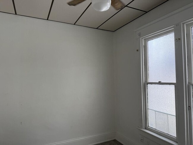 Building Photo - 308 4th St