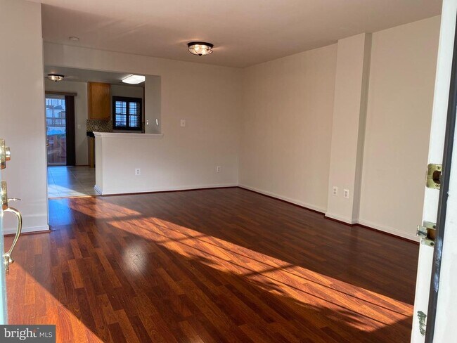 Building Photo - 42793 Pilgrim Square