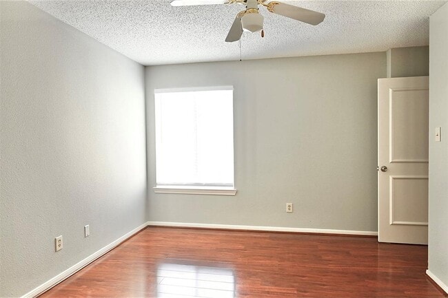 Building Photo - 3114 Hollow Creek Ct