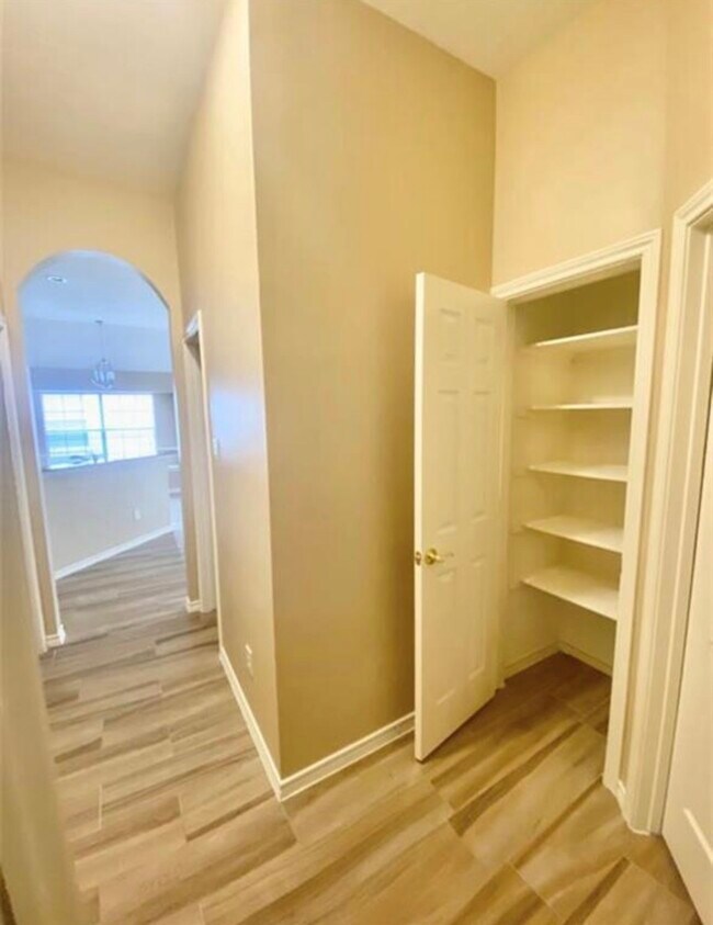 Building Photo - 5618 Indigo Trails Dr