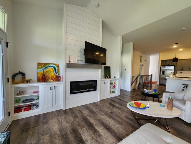 Building Photo - 114 Dogwood Ln