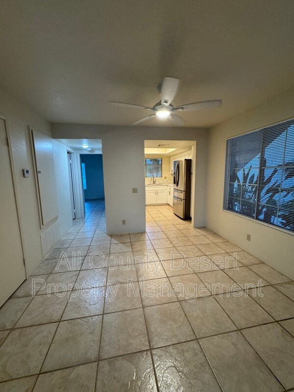 Building Photo - 2701 E Mesquite Ave