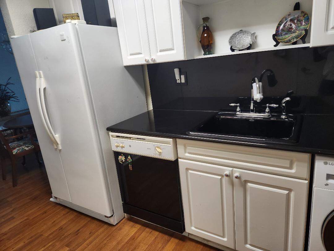 kitchen - 2501 S Ocean Dr