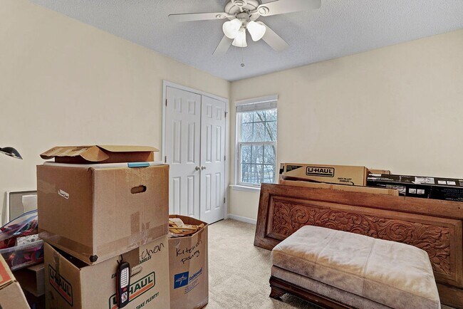 Building Photo - Beautiful  3 bedroom Townhome Living in Apex, NC